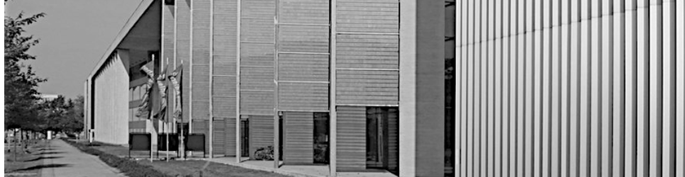 DAs Bürogebäude Volmerstraße in Berlin Adlershof. 